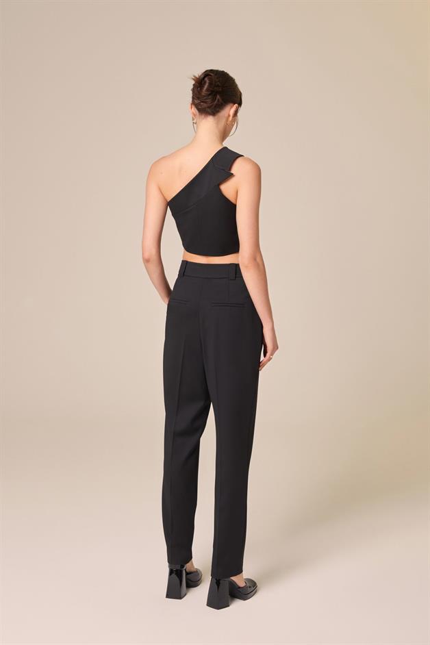 Havuç Paça Siyah Pantolon