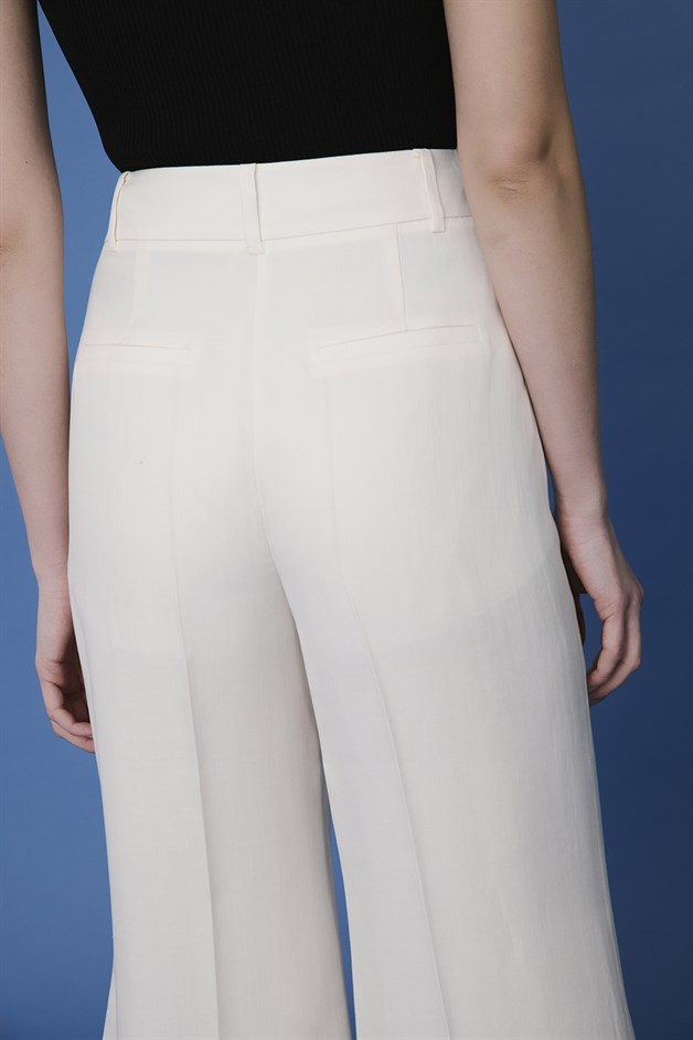 Kemerli Geniş Paça Ekru Pantolon