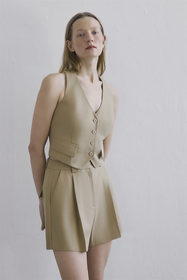Linen Blend Belted Mini Camel Shorts