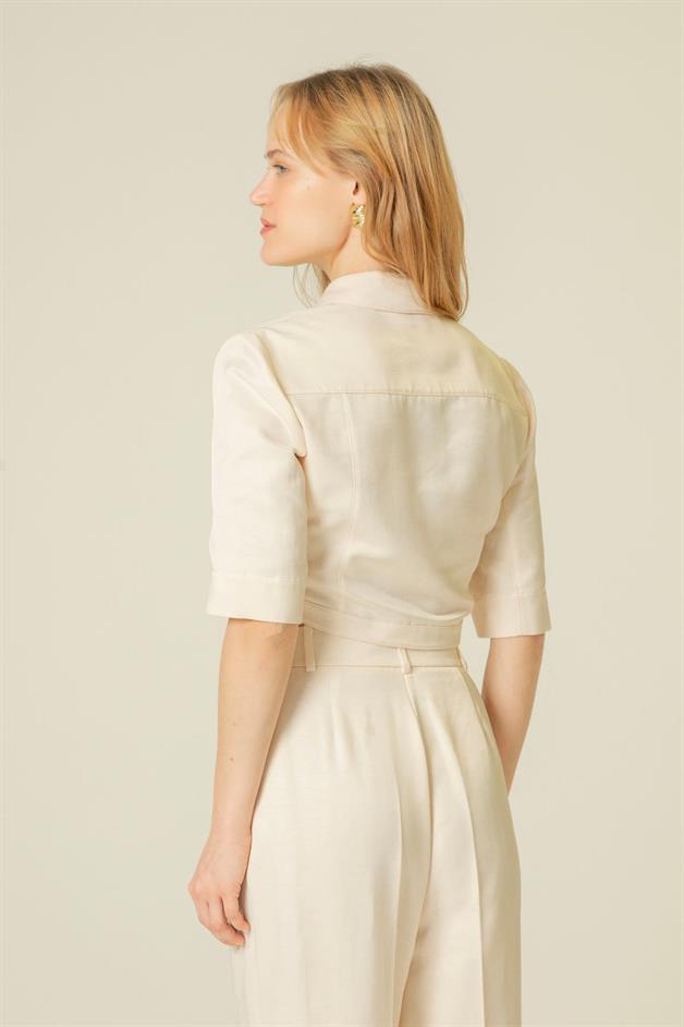 Kısa Kollu Cep Detaylı Ekru Crop Gömlek