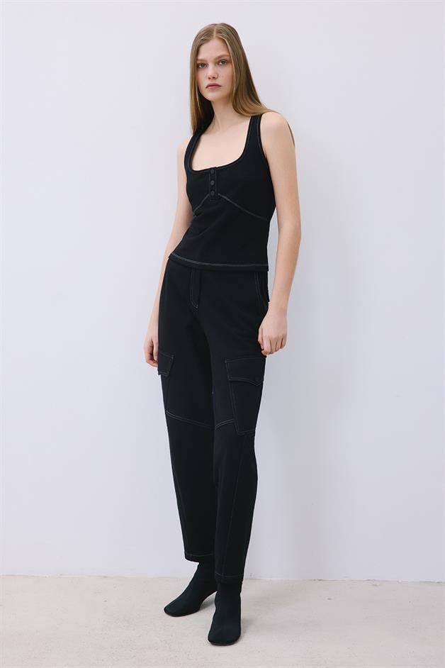 Black Knit Basic Blouse with Contrast Stitch