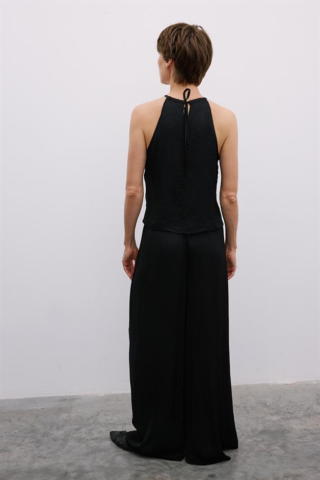 Elastic Waist Relaxed Wide-Leg Black Trousers