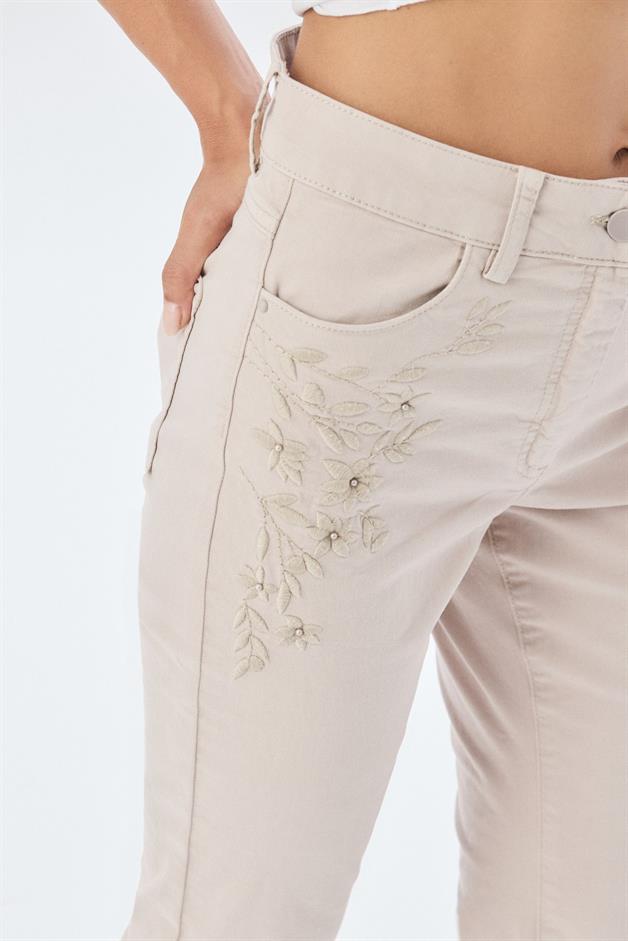 Embroidery Detail Gray Jean Trousers