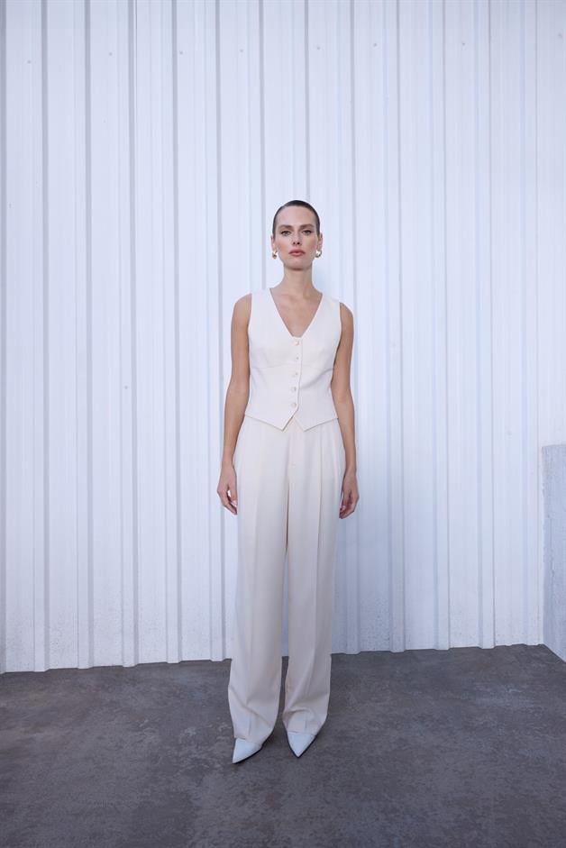 Front Button Sleeveless Ecru Vest