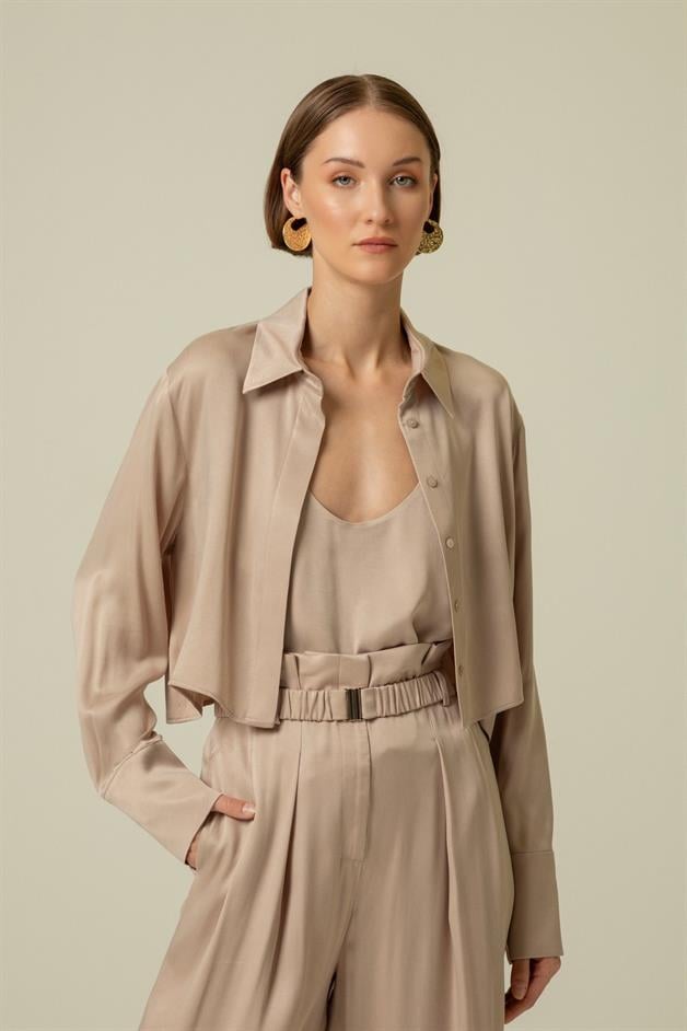 Front Buttoned Relaxed Fit Nude Crop Shirt