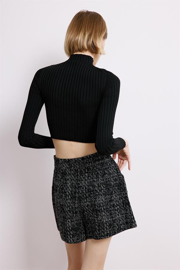 Black Tweed Shorts With Pleat Detail