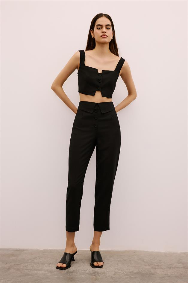 Pleated Relaxed-Fit Black Trousers