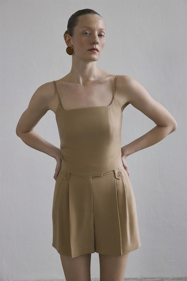 Pleated Side Pocket Camel Shorts