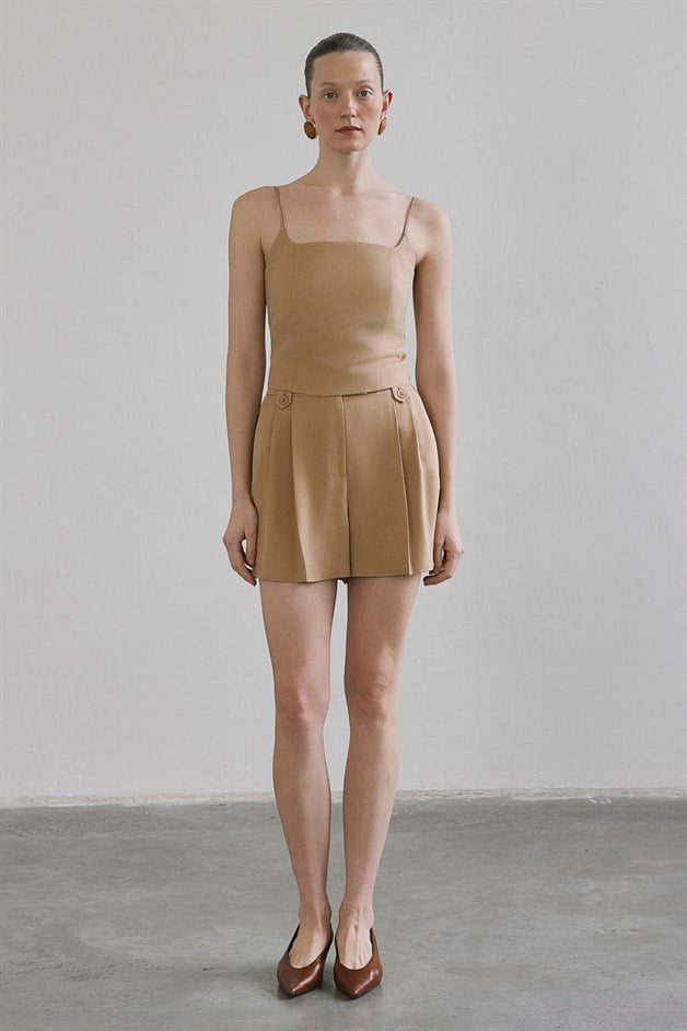 Pleated Side Pocket Camel Shorts