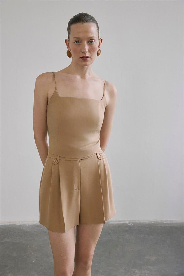 Pleated Side Pocket Camel Shorts