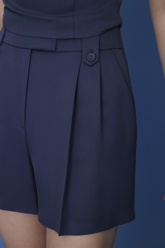 Pleated Side Pocket Navy Shorts