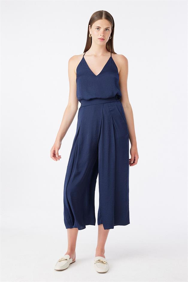 Relaxed Fit Cropped Navy Trousers