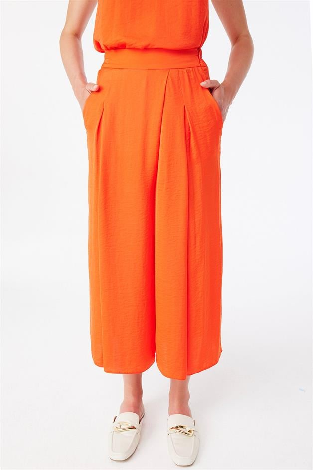 Relaxed Fit Cropped Poppy Trousers