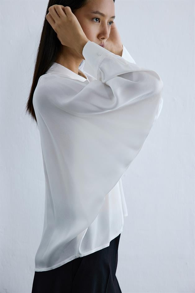 Relaxed Fit Batwing Sleeve Ecru Shirt