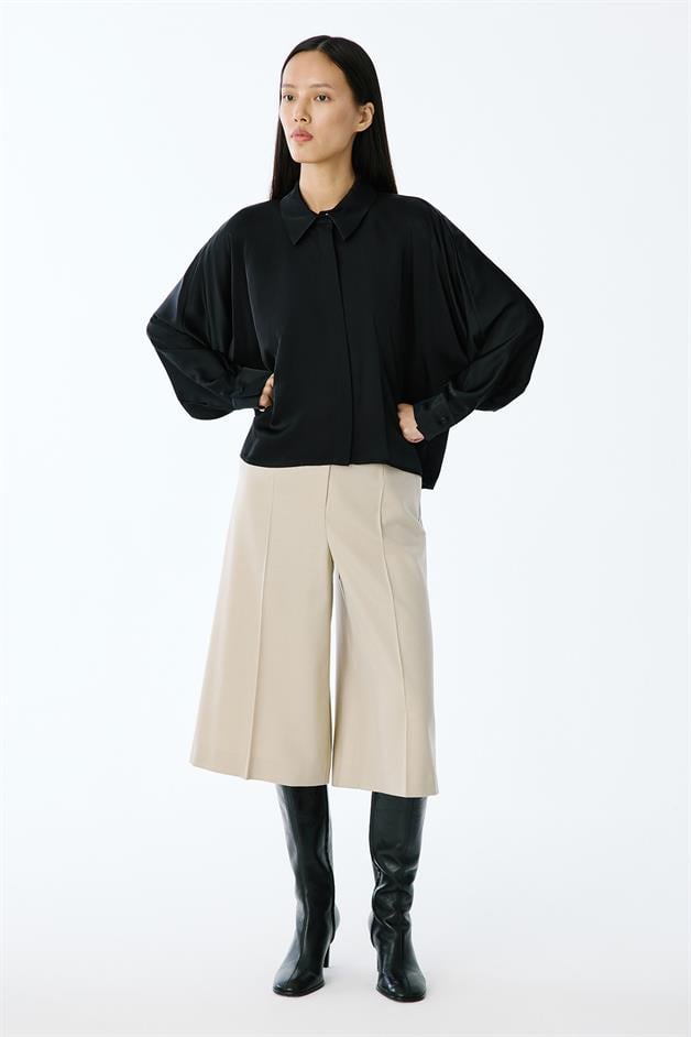 Relaxed Fit Batwing Sleeve Black Shirt