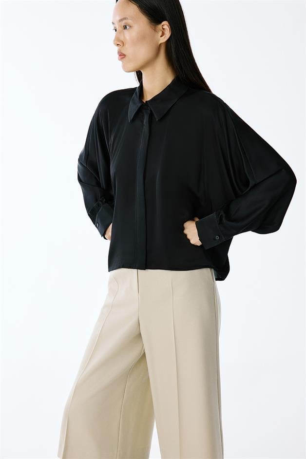Relaxed Fit Batwing Sleeve Black Shirt
