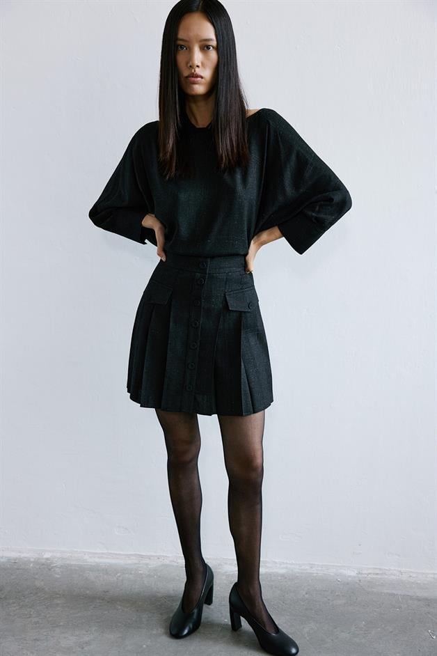 Glitter Detailed Pleated Black Mini Skirt
