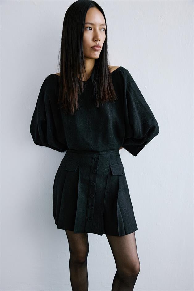 Glitter Detailed Pleated Black Mini Skirt