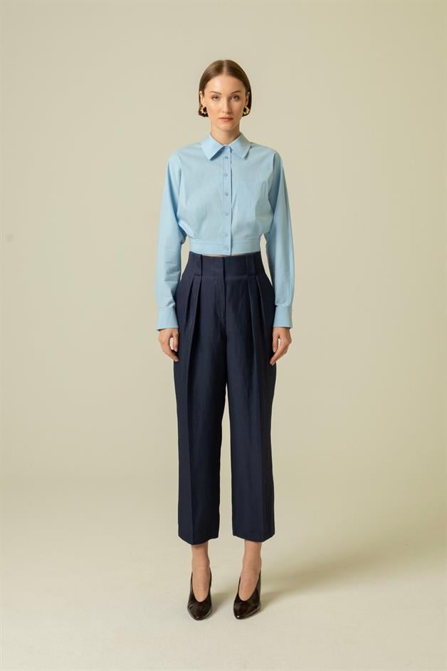 Back Decollete Pocketed Blue Crop Shirt