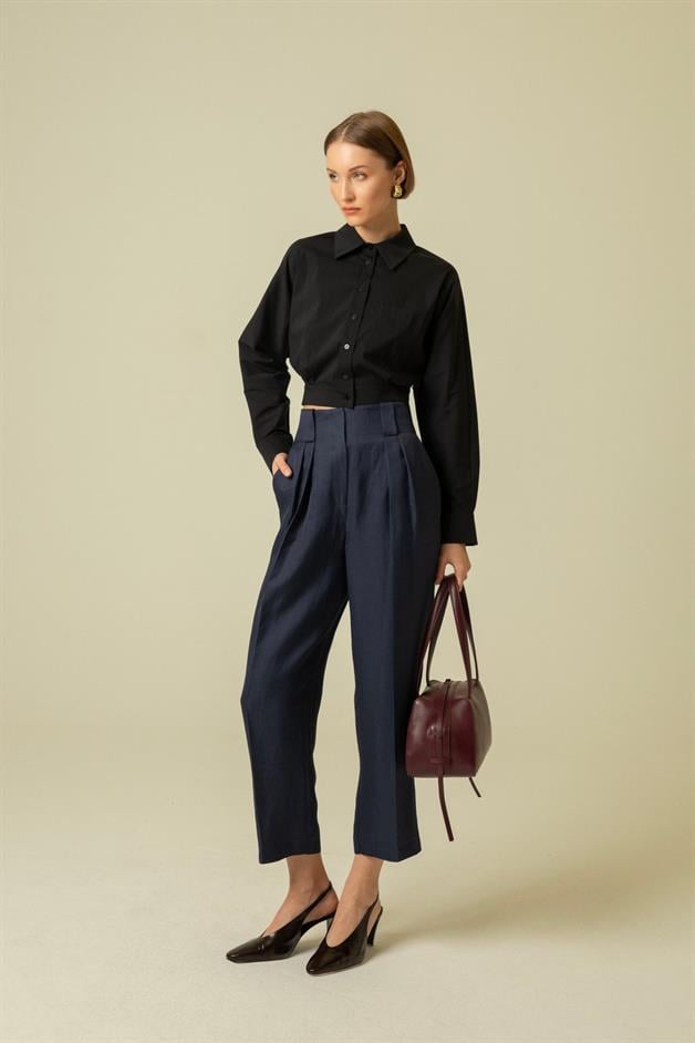 Back Decollete Pocketed Black Crop Shirt