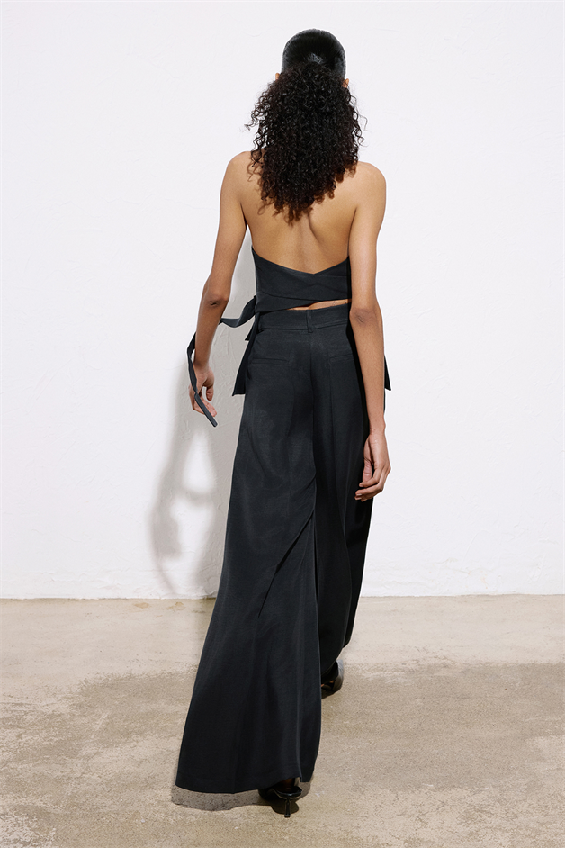 Back Cut-Out Linen Blend Black Vest