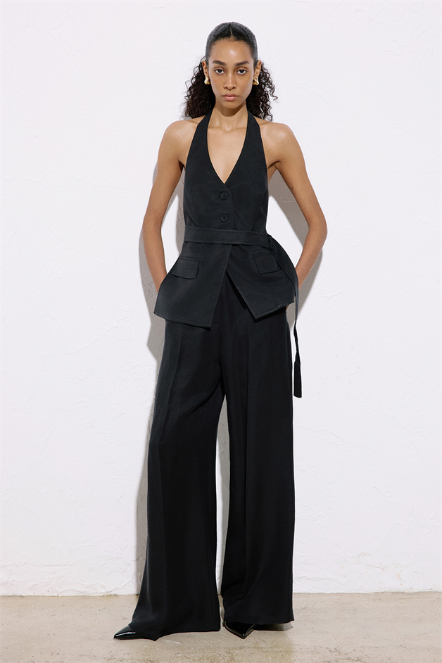 Back Cut-Out Linen Blend Black Vest