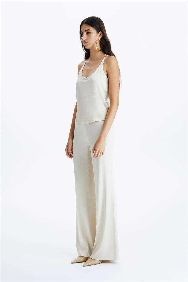 Sırt Dekolteli Krem Saten Atlet