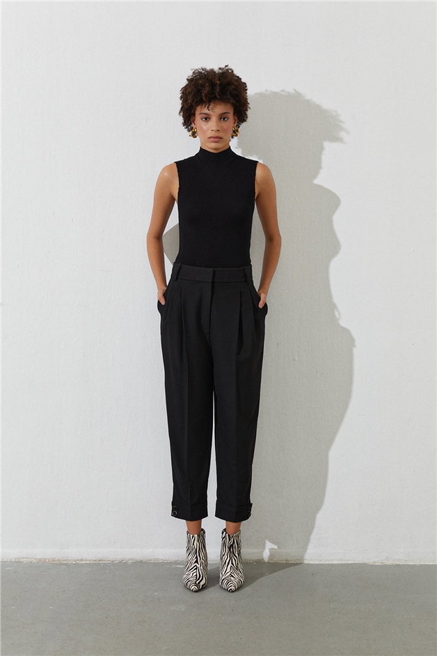 Siyah Yarım Balıkçı Kolsuz Triko