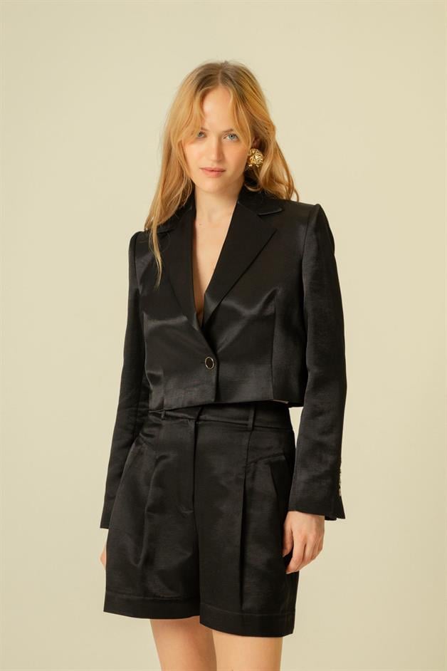 Single Button Detail Black Crop Jacket