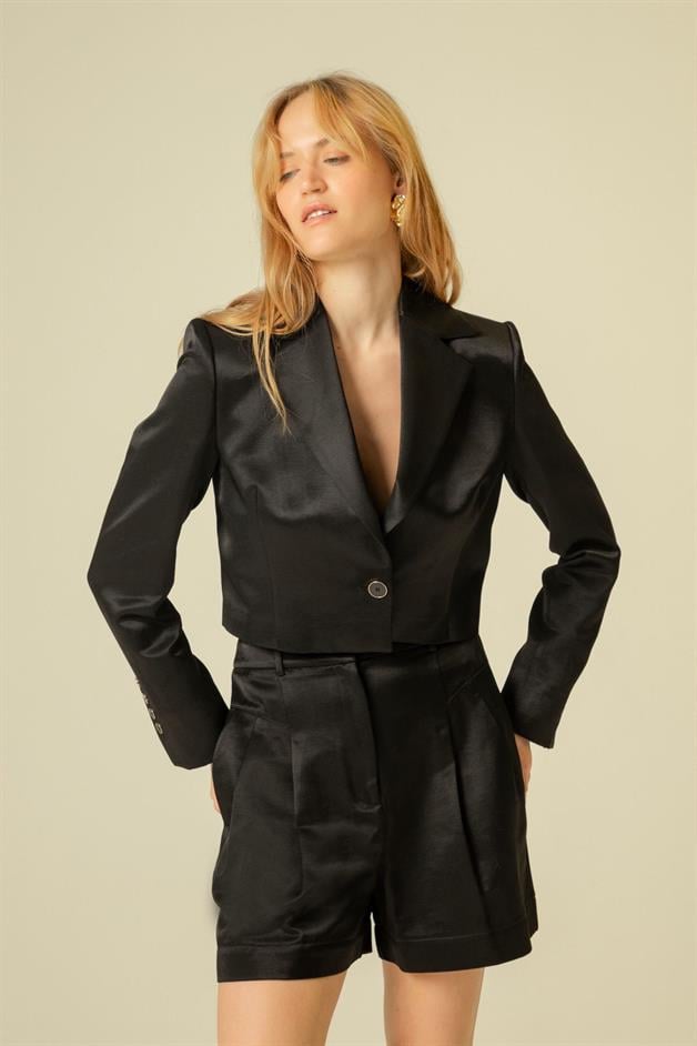 Single Button Detail Black Crop Jacket