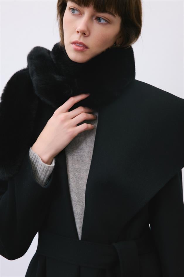 Fluffy Black Faux Fur Scarf