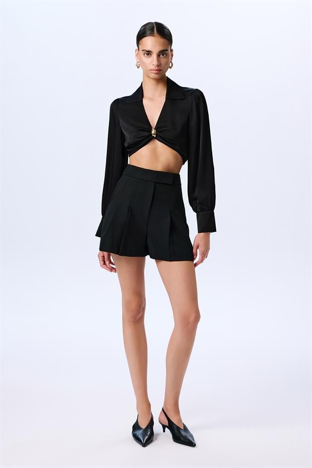 Long Sleeve Accessory Detailed Black Crop Blouse  