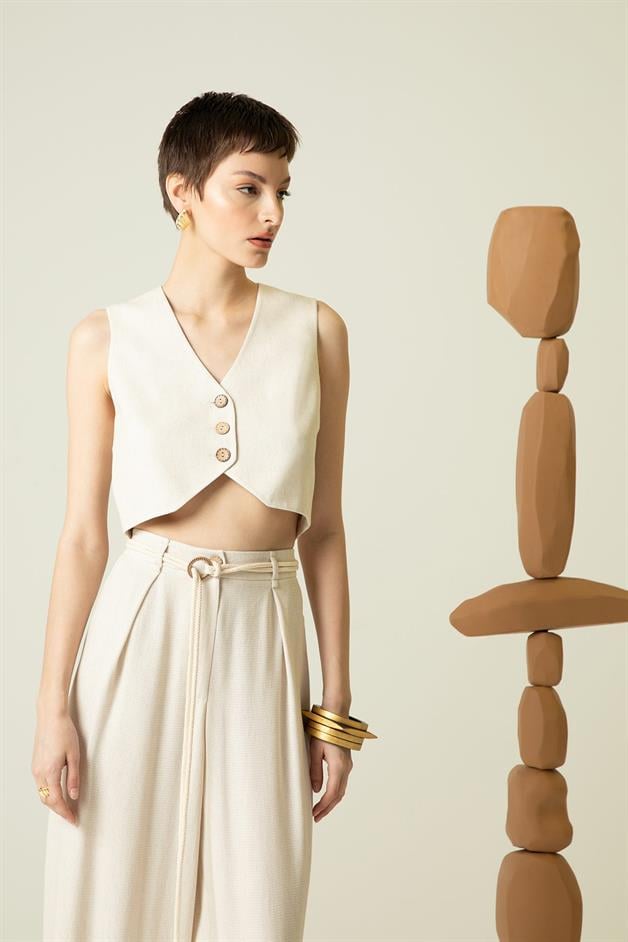 V-Neck Sleeveless Ecru Crop Vest