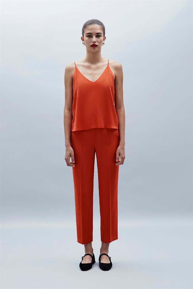 V Yaka Narçiçeği Saten Top