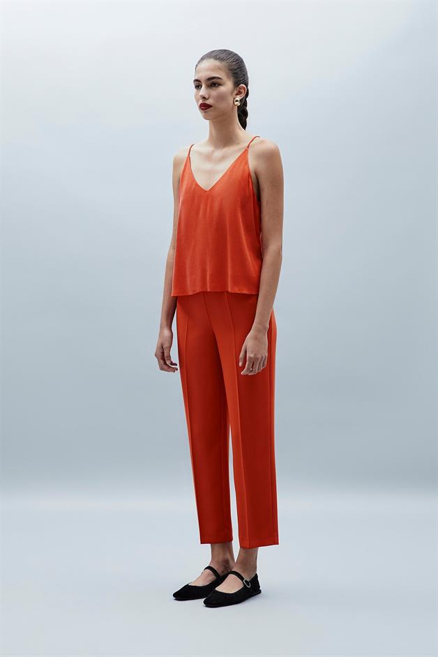 V Yaka Narçiçeği Saten Top