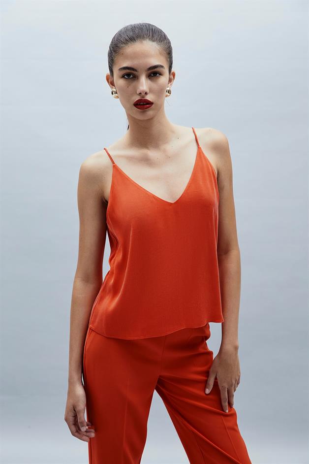 V Yaka Narçiçeği Saten Top