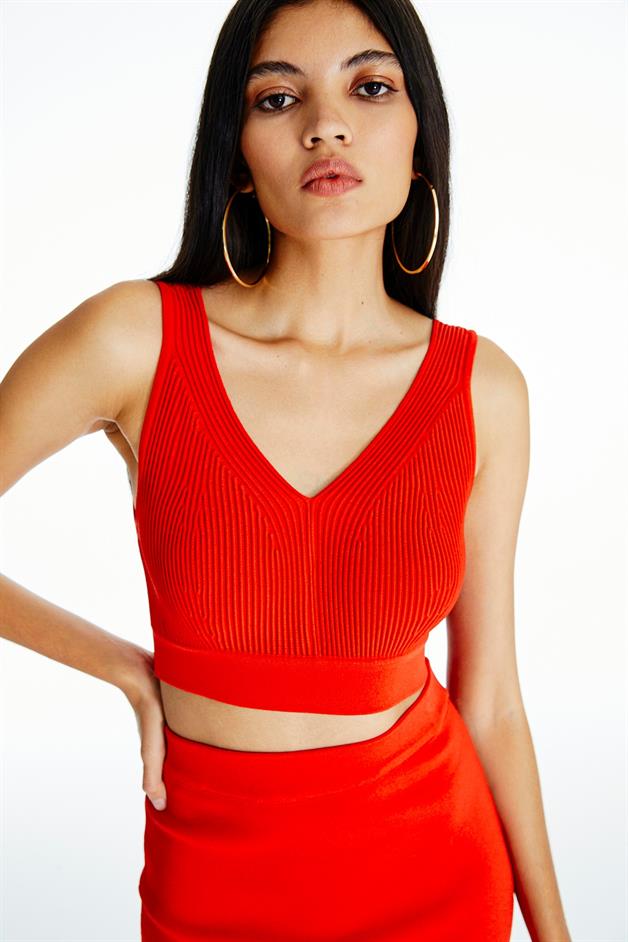 V Yaka Narçiçeği Triko Top