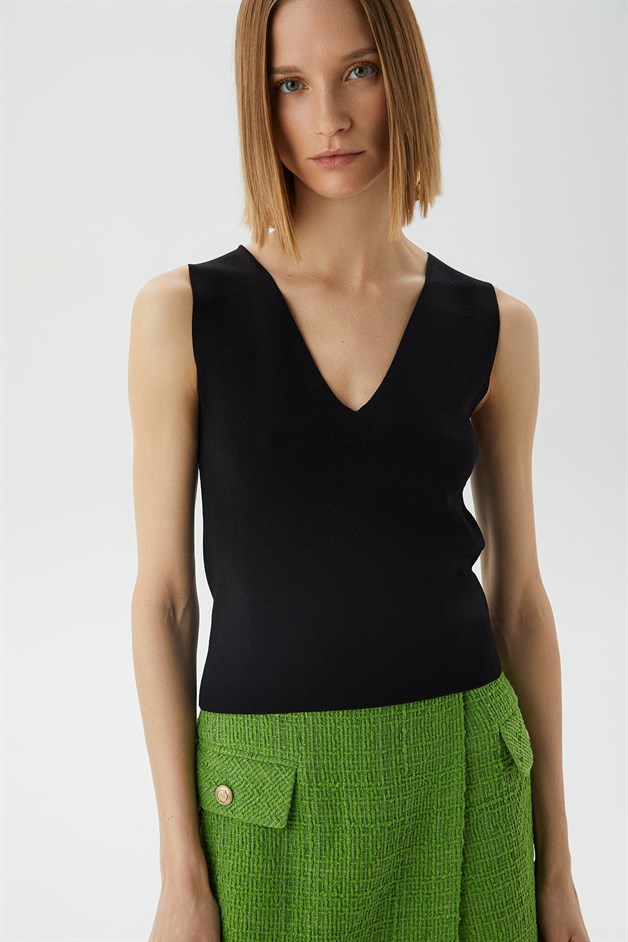 V Yaka Sİyah Triko Top