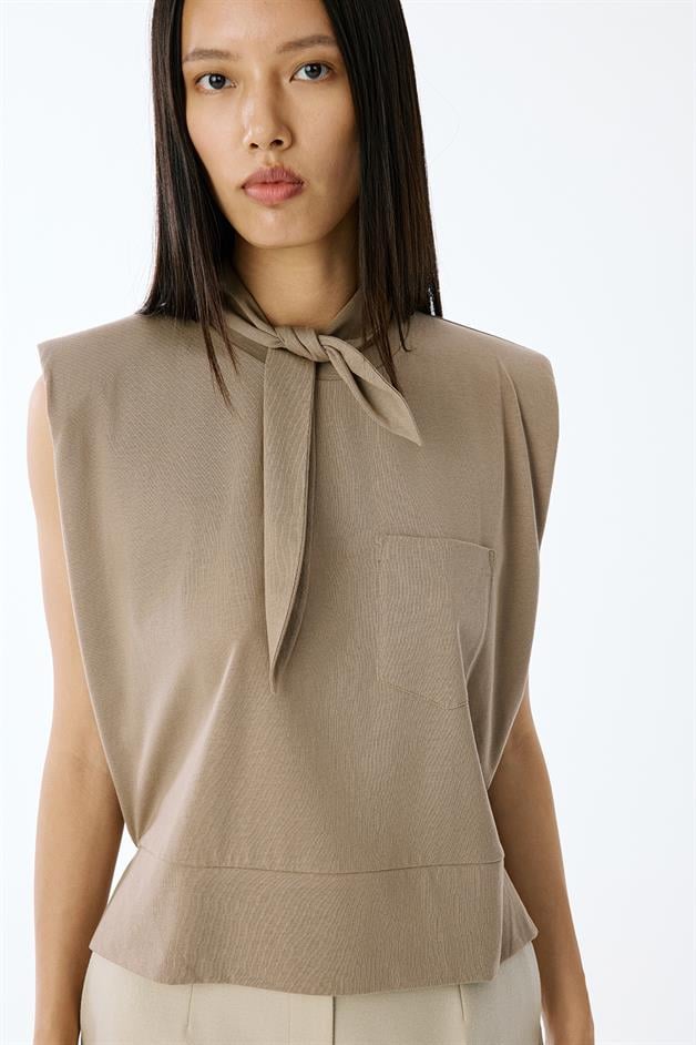 Padded Shoulder Mink Crop T-Shirt