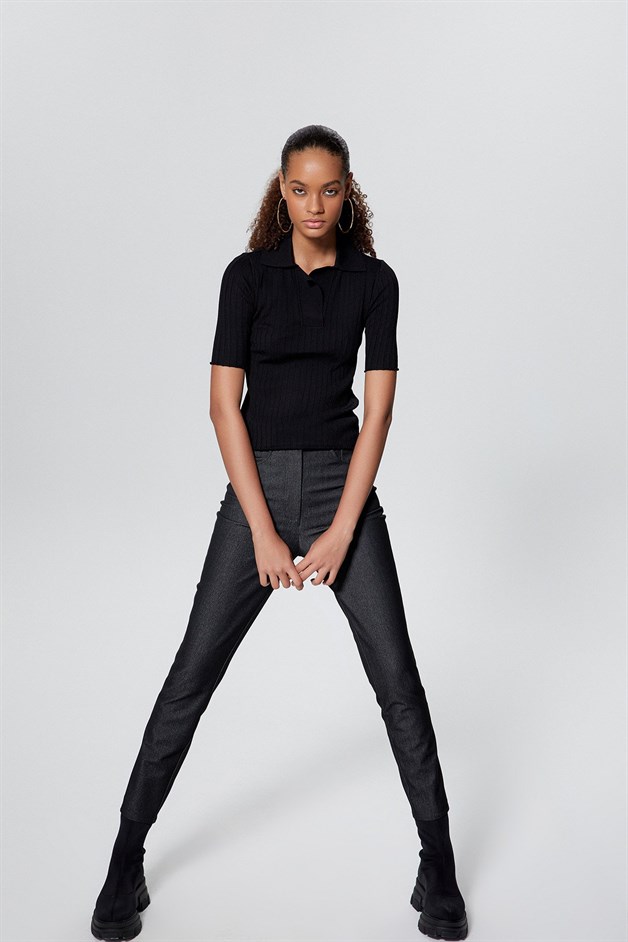 Yakalı Siyah Triko Bluz