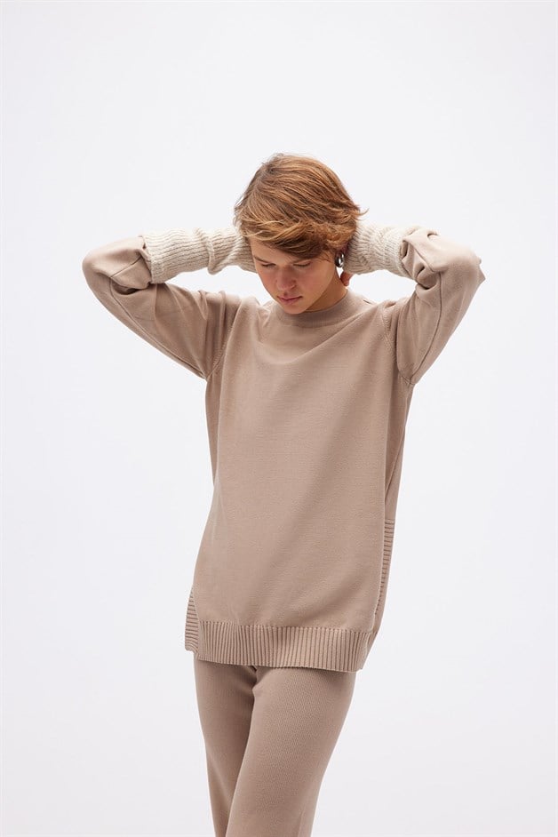 Yırtmaçlı Uzun Triko Camel Kazak