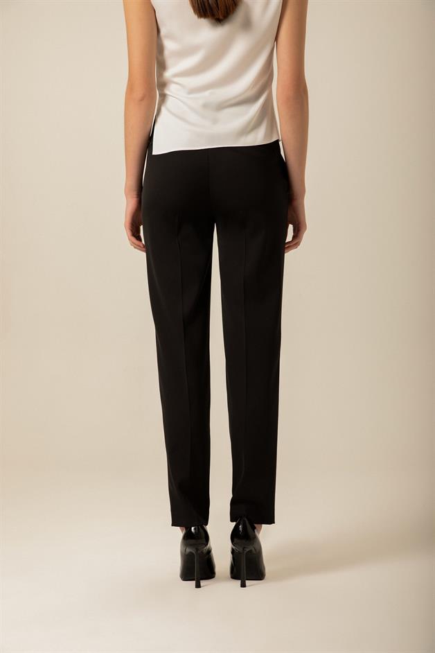 Yüksek Bel Cep Dikiş Detaylı Siyah Pantolon