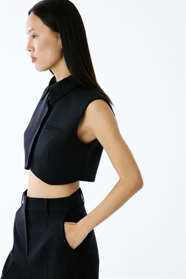 Wool-Textured Padded Shoulder Black Crop Vest