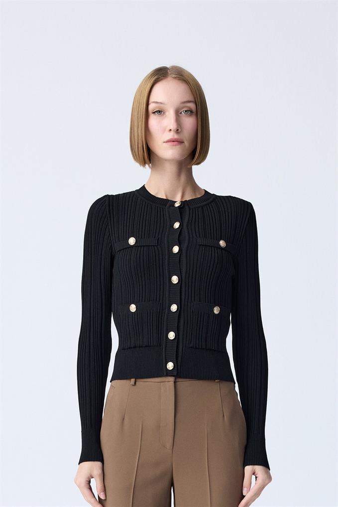 gold-dugme-detayli-siyah-triko