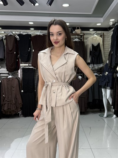 Bej Kuşaklı Kruvaze Yelek Takım