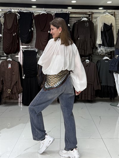 Beli Fular Detaylı Tasarım Jean