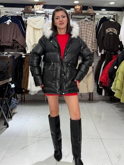 Beyaz Kürklü Parlak Şişme Mont Siyah