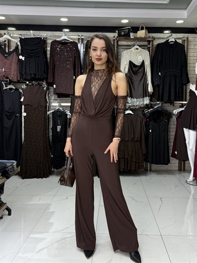 Kahve Degaje Yaka Kollu Dantel Tulum