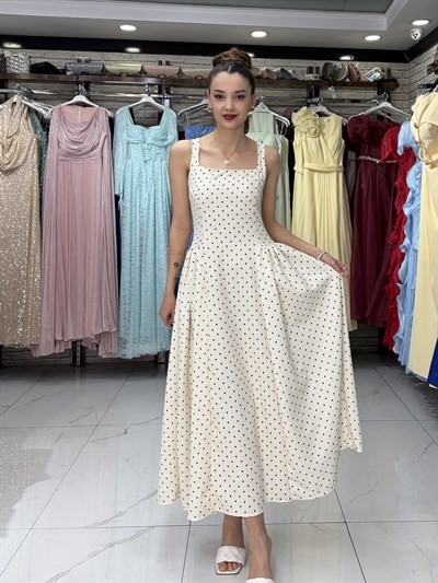 Kare Yaka Uzun Puantiye Elbise