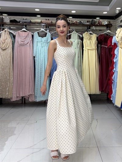 Kare Yaka Uzun Puantiye Elbise